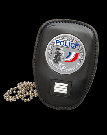 Porte carte avec chaine et medaille police