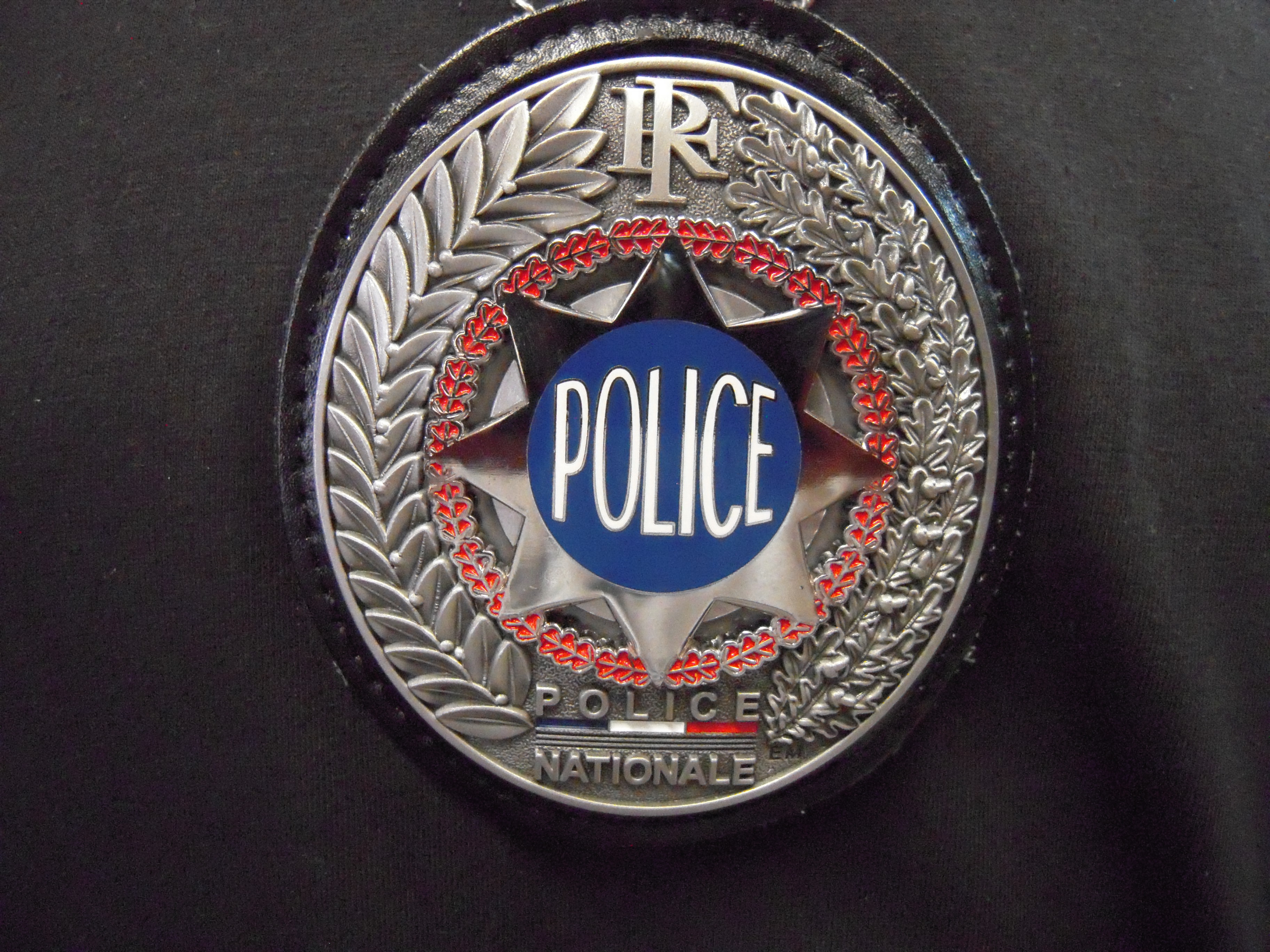 PORTE-MEDAILLE & GRADE POLICE - Identification porte cartes - Accessoires :  CGSurplus