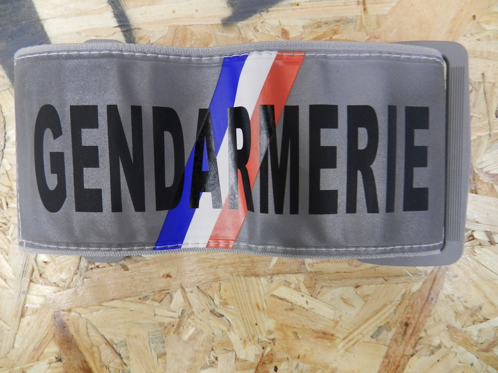 BRASSARD REFLECHISSANT GRIS GENDARMERIE - Identification porte